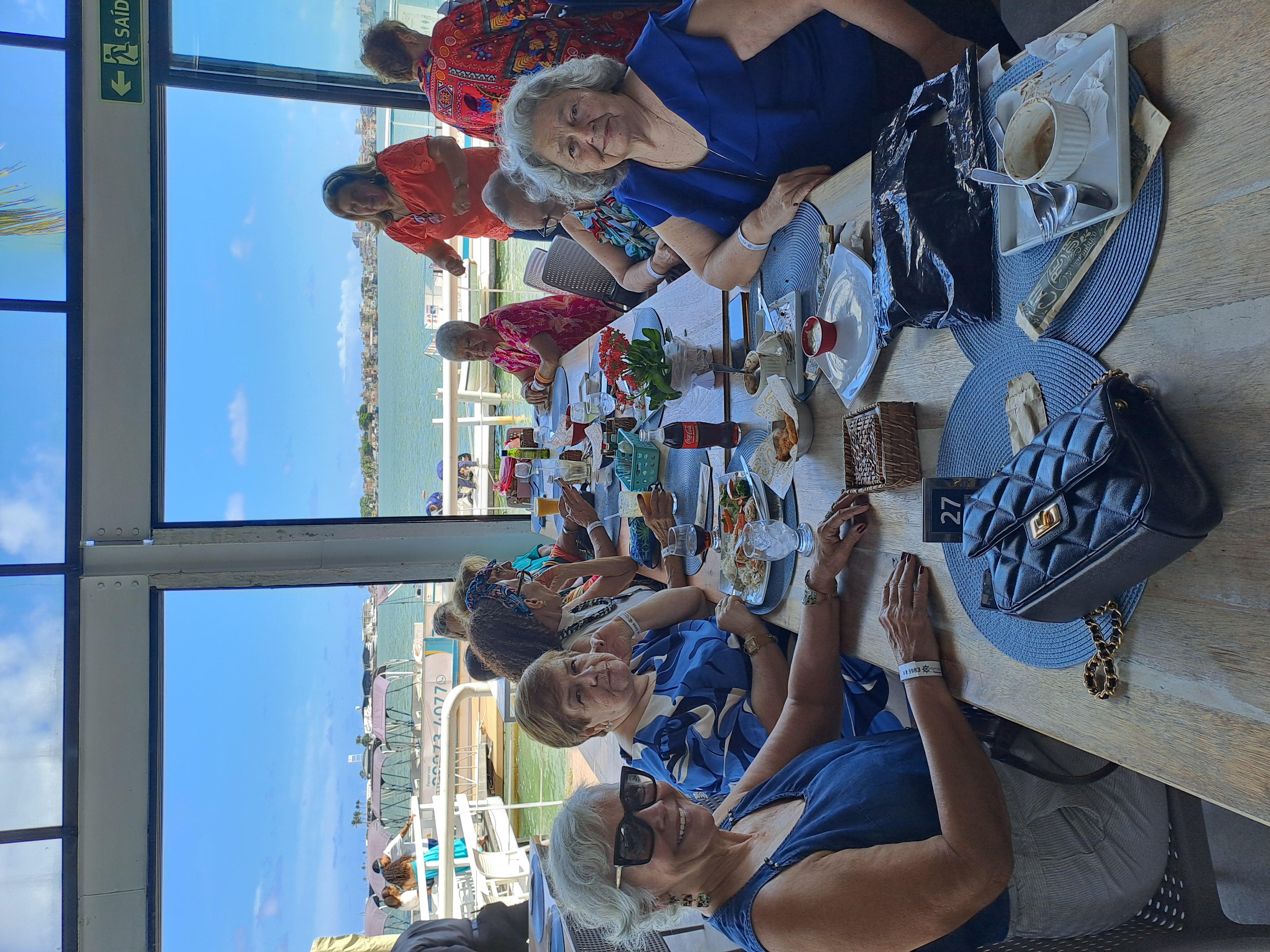 Ex-alunas do IEP em confraternização