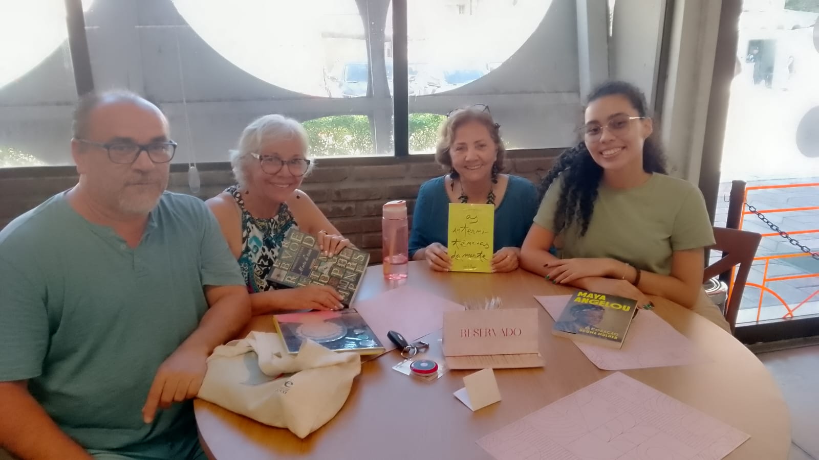 Reunião do Clube do Livro na Livraria Jardim